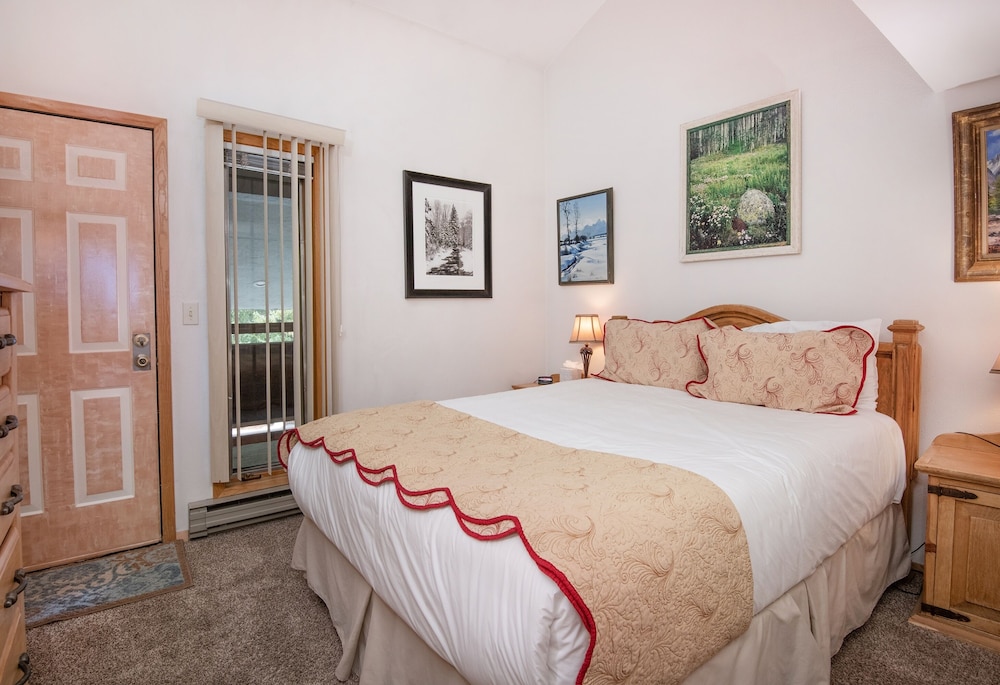 Condo, 2 Bedrooms