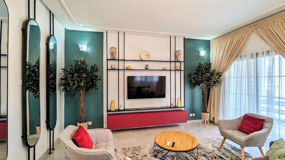 Signature Apartment photo 1