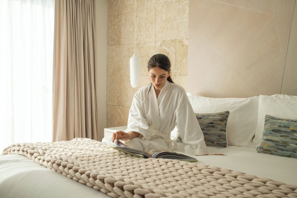 Honeymoon Suite, 1 King Bed, Private Pool, Ocean View (castle)