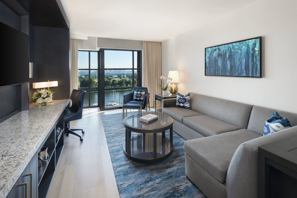 Suite, Multiple Beds (Knot) thumbnail 5