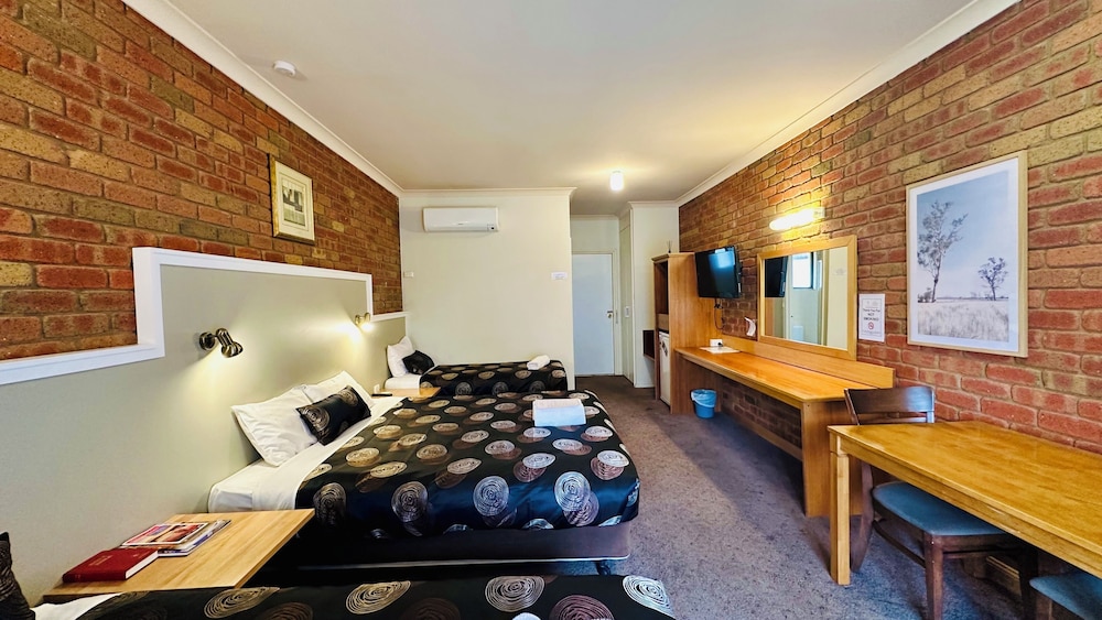 Family Room photo 2