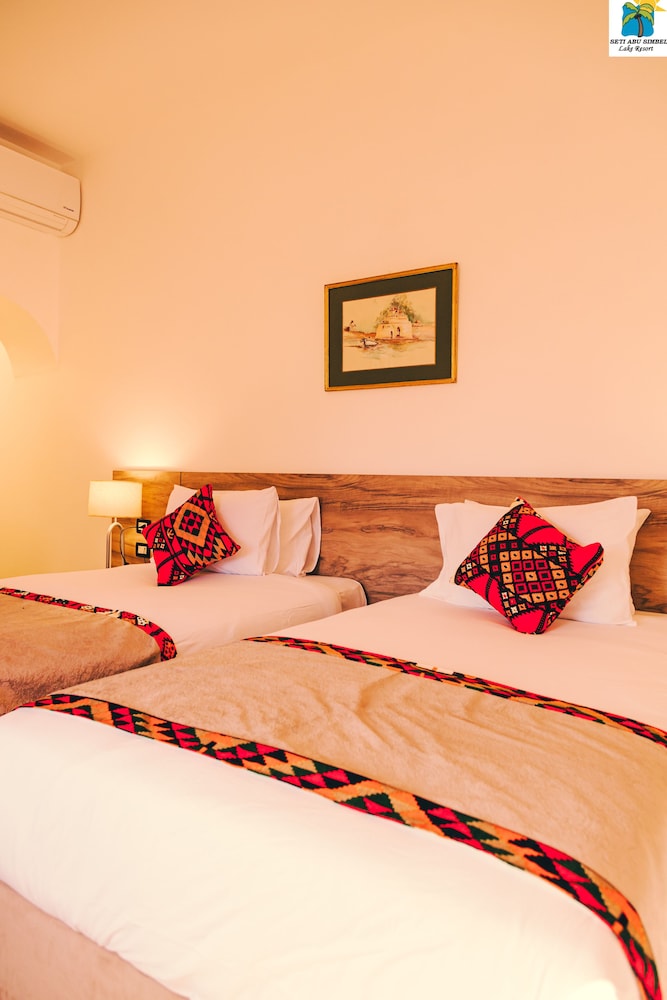Executive Suite, Multiple Beds photo 2
