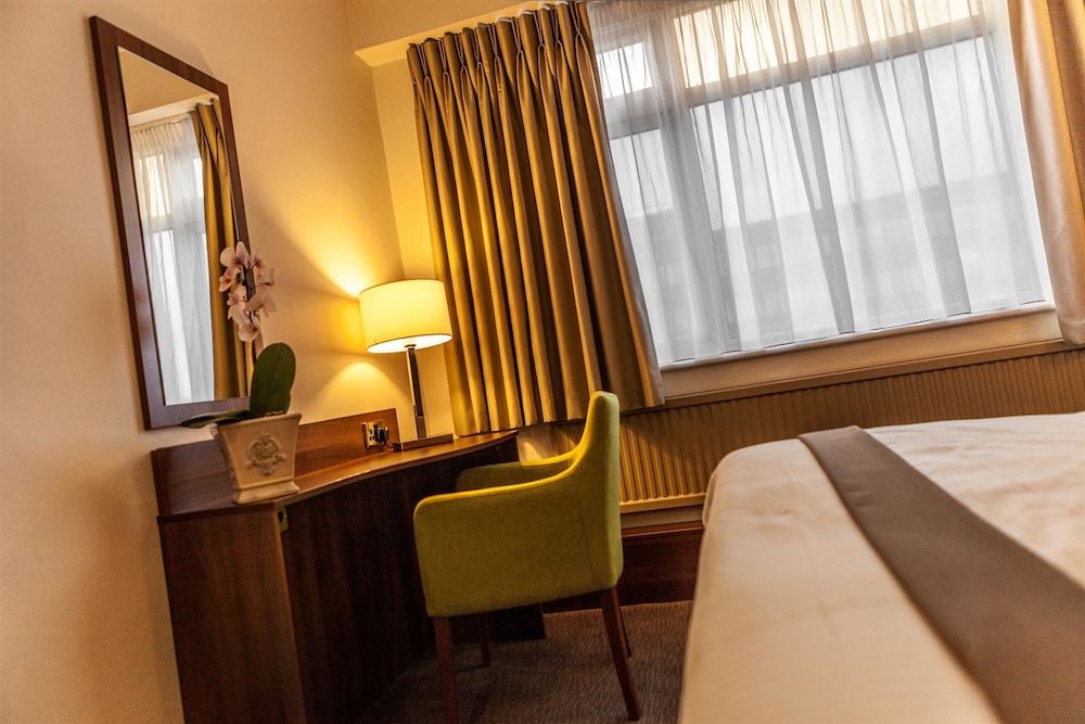 Standard Room, 1 King Bed, Non Smoking (Cozy Room) photo 3