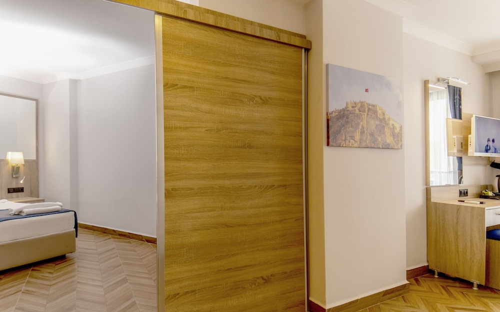 Family Quadruple Room, 2 Bedrooms photo 3