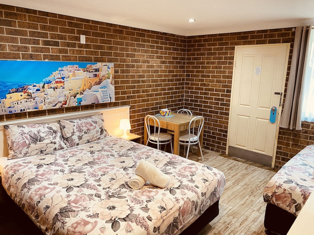 Classic Twin Room, 1 Bedroom, Refrigerator & Microwave, Ground Floor photo 1