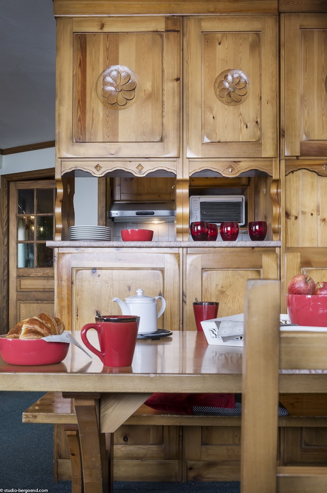 2 Bedroom Cabin Apartment for 6 photo 3