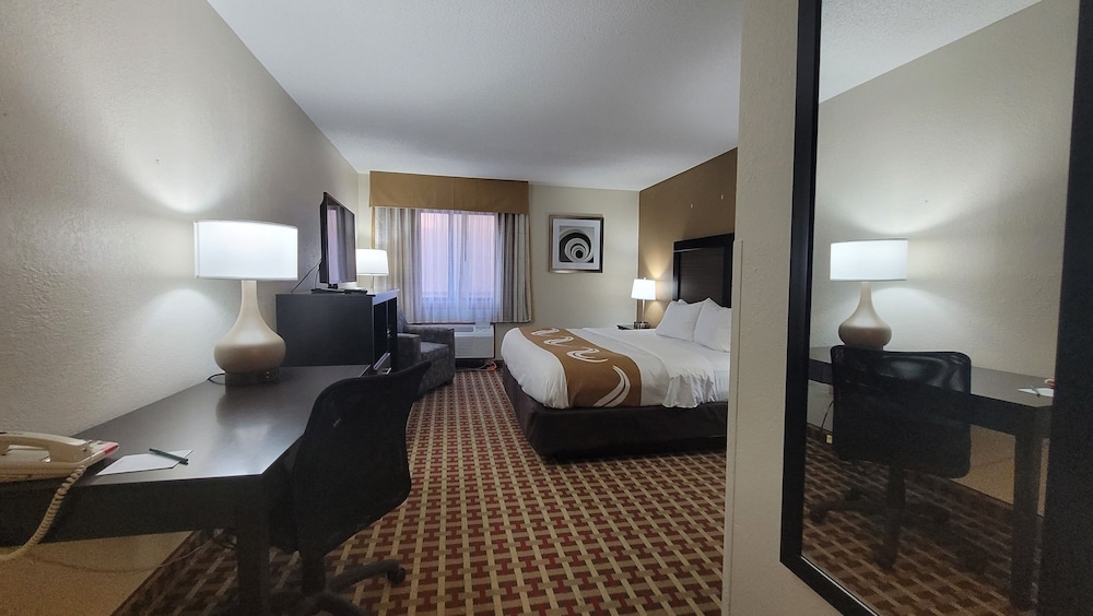 Room, 1 King Bed, Accessible, Non Smoking - Photo 4