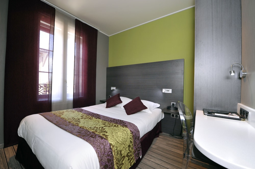 Elegant Premium Double Room photo 2