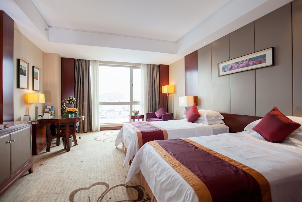 Deluxe Room, 2 Twin Beds - Photo 4