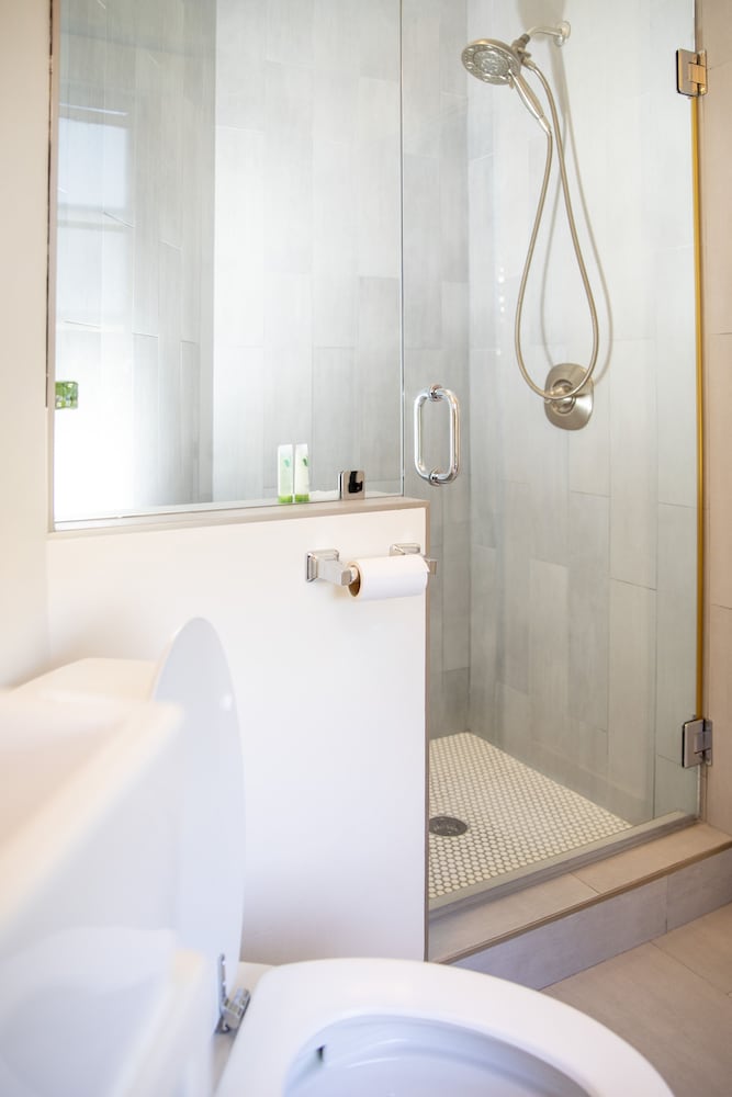 Deluxe Double Room, Ensuite (Street View) - Photo 14
