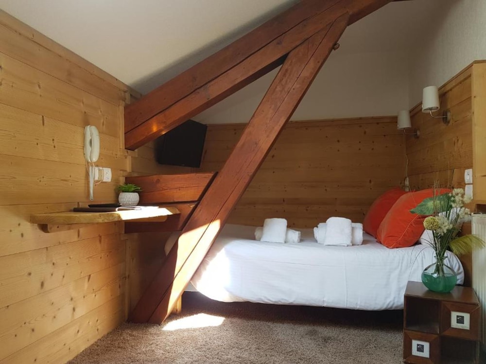 Economy Room
