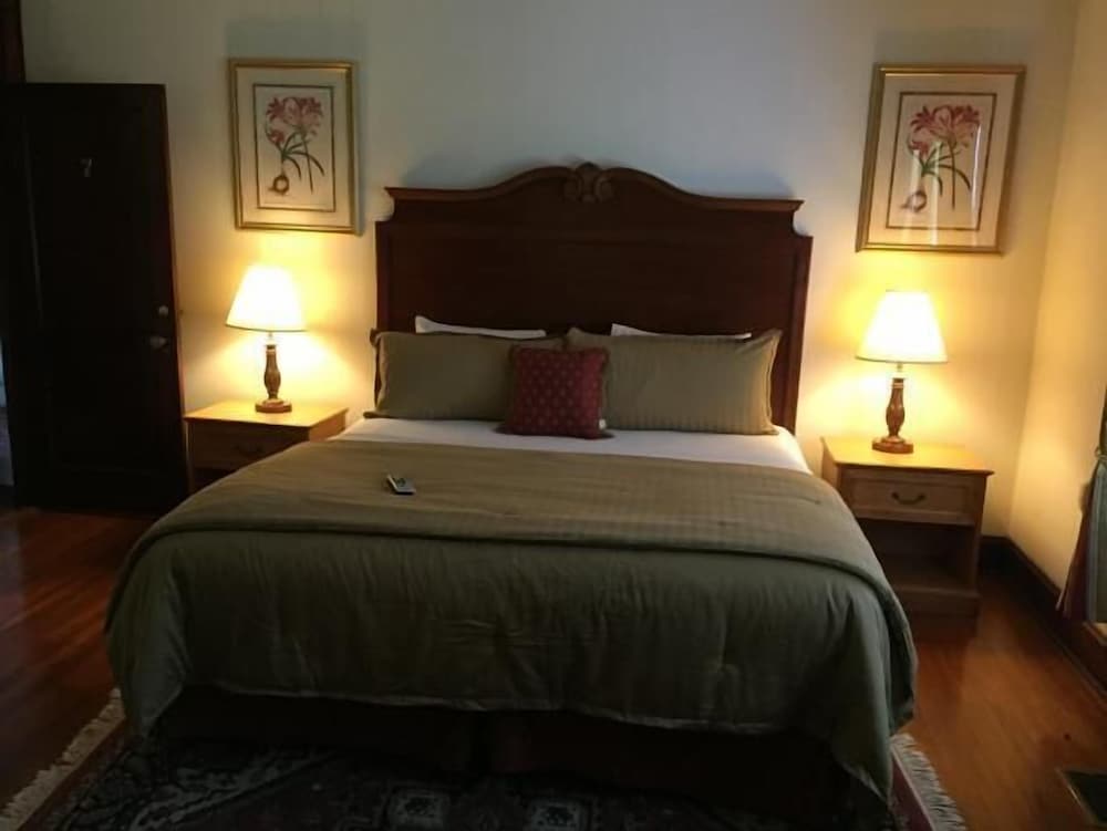 #07 The Eric Bodeem Room photo 1