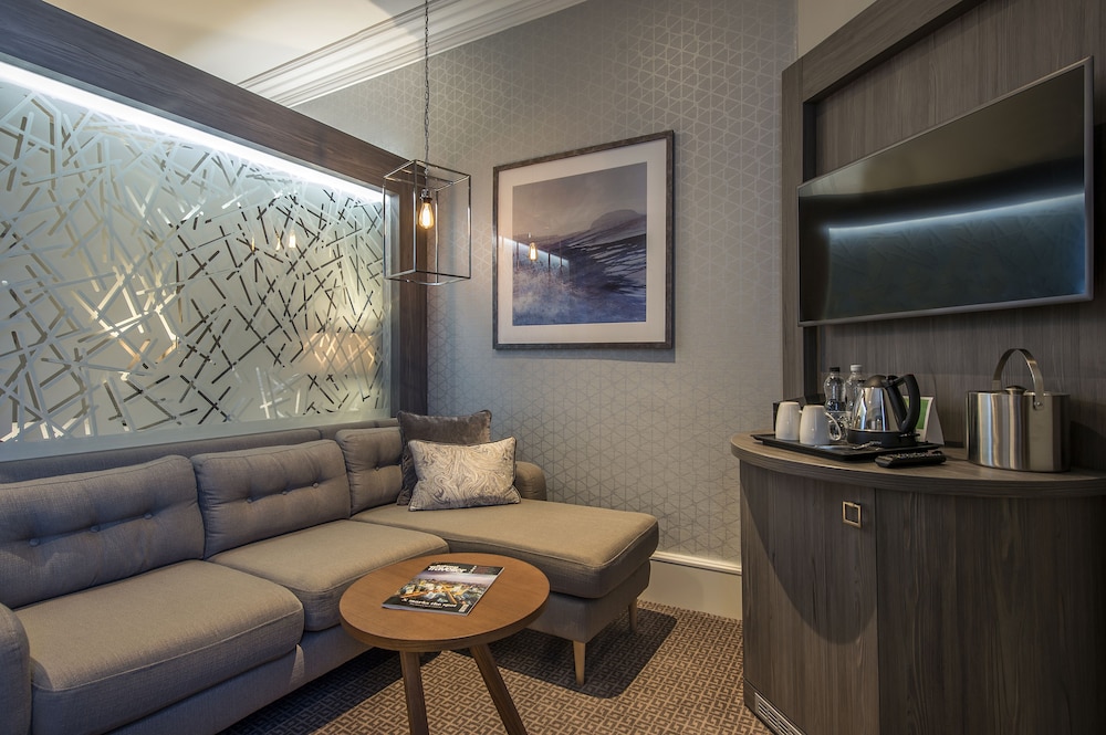 Junior Suite, 1 King Bed - Photo 13