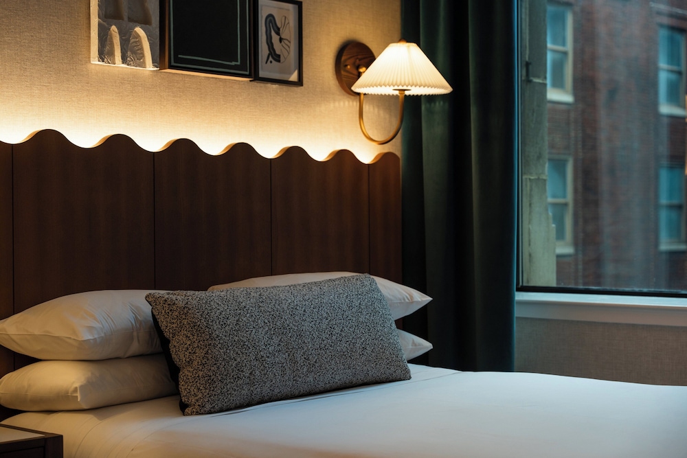 Suite, 2 Queen Beds - Photo 3