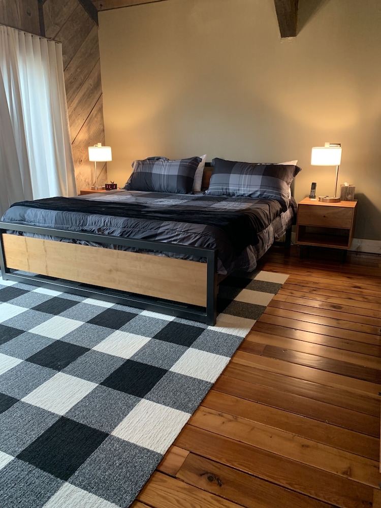 Deluxe Room, 1 King Bed With Sofa Bed, Hill View photo 1