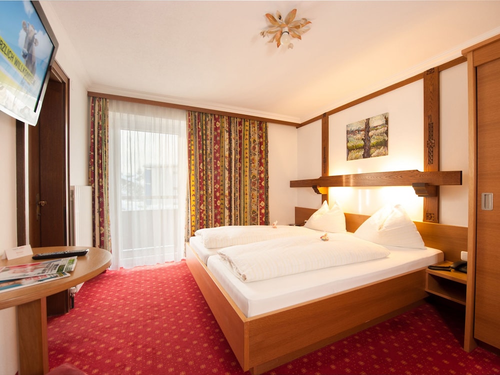 Basic Double Room, Mountain View photo 1
