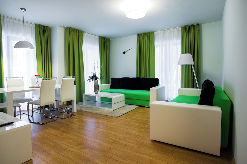 Apartment (207)