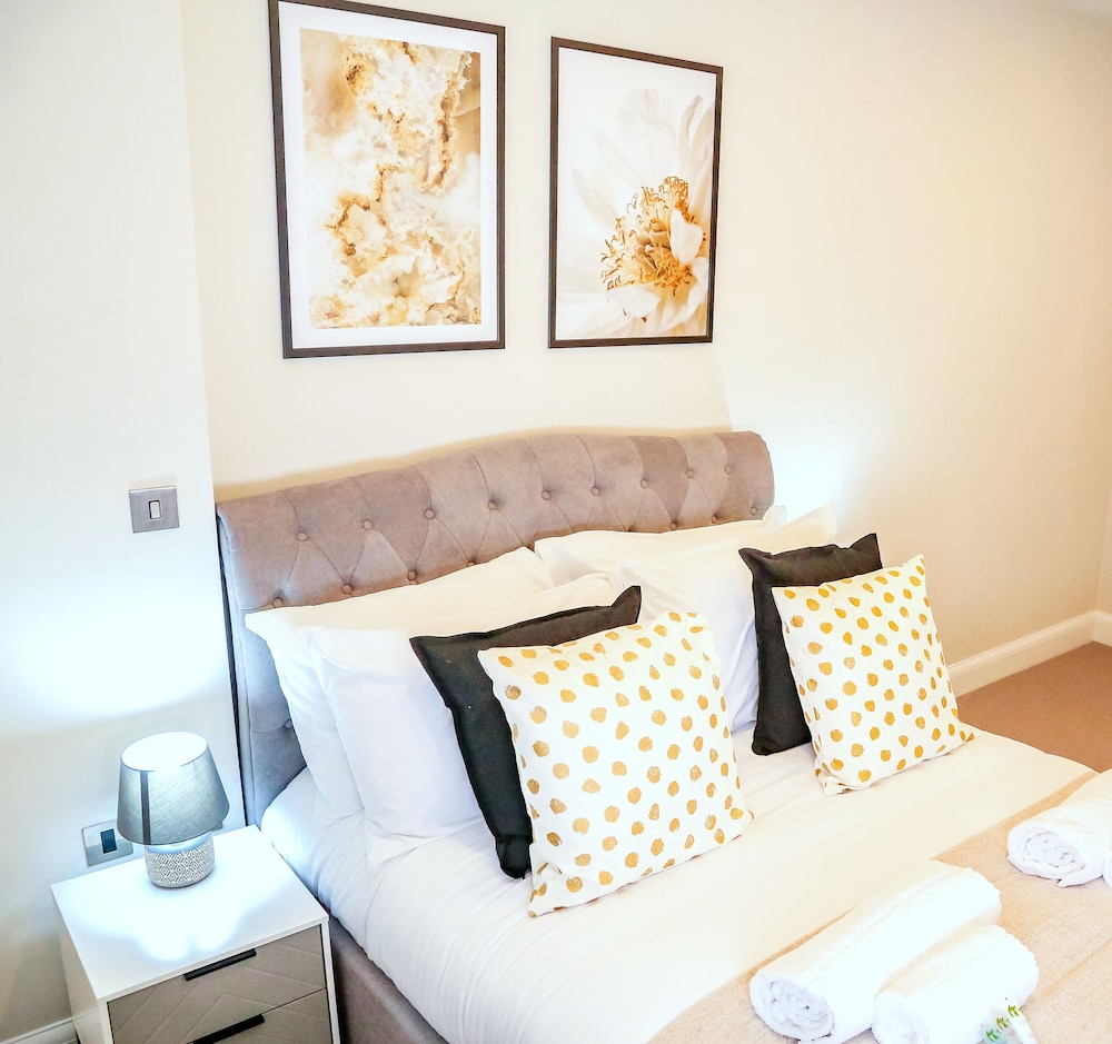 Executive Apartment, Ensuite photo 3