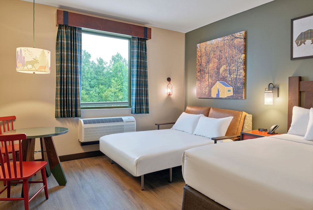 Suite, Accessible (Wolf Pup Den) photo 3