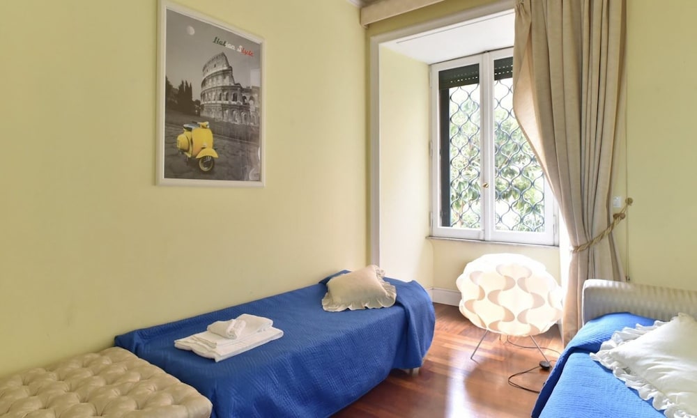 Twin Room, Private Bathroom (External)