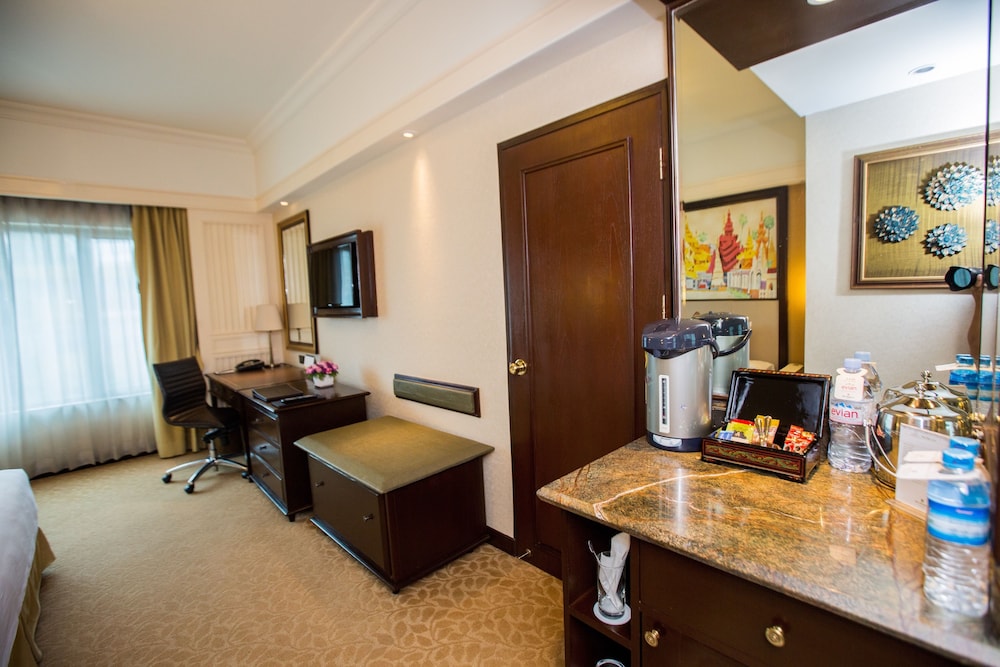Executive Suite