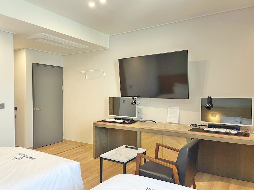 Deluxe Twin Room [Unavailable Breakfast on Monday & Public Holiday] - Photo 3