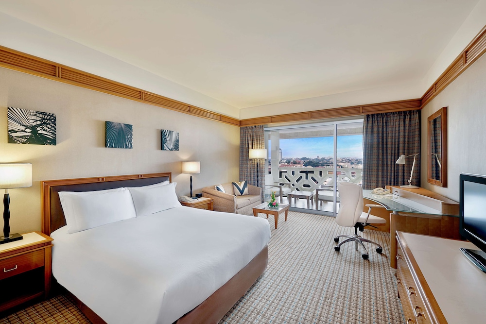 Deluxe Room, 1 King Bed - Photo 11