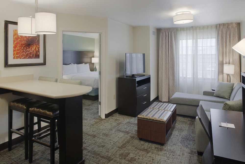 Suite, 1 Bedroom, Kitchen (1 King Bed, Sofa Bed) - Photo 1