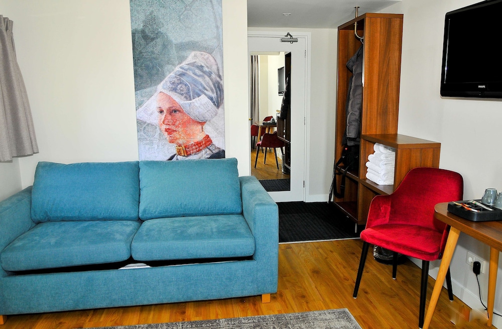 Suite, 2 Twin Beds, Non Smoking (with Sofabed) - Photo 5