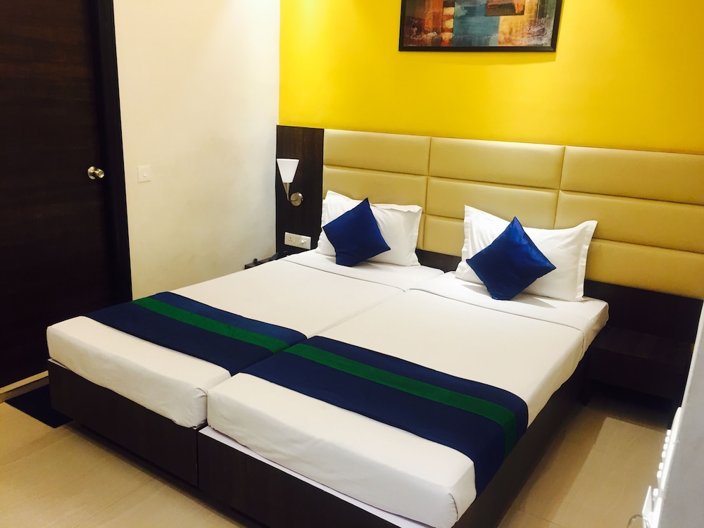 Deluxe Room - Photo 2