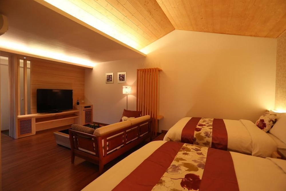 Quadruple Room, Lake View photo 1