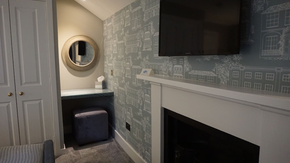 Classic Double Room, 1 King Bed, Ensuite photo 3