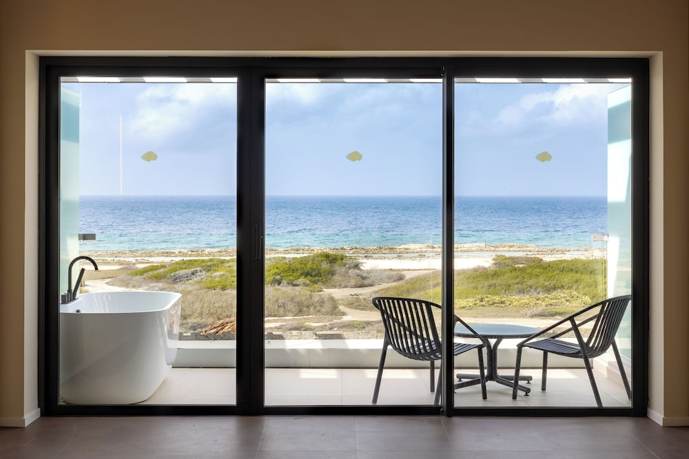 Preferred Club Junior Suite Ocean View King