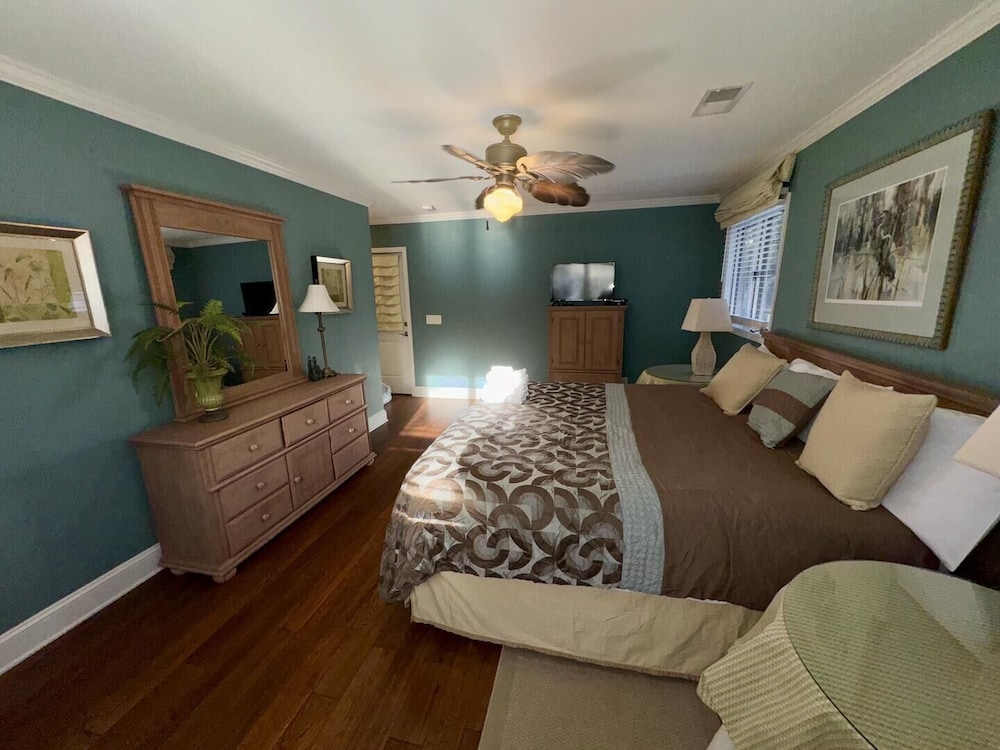 House, Multiple Beds, Pool Access, Garden View photo 2