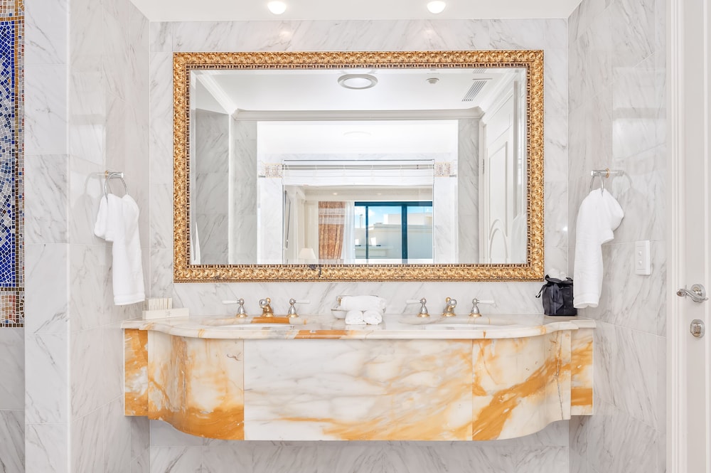 Imperial Suite - Photo 9