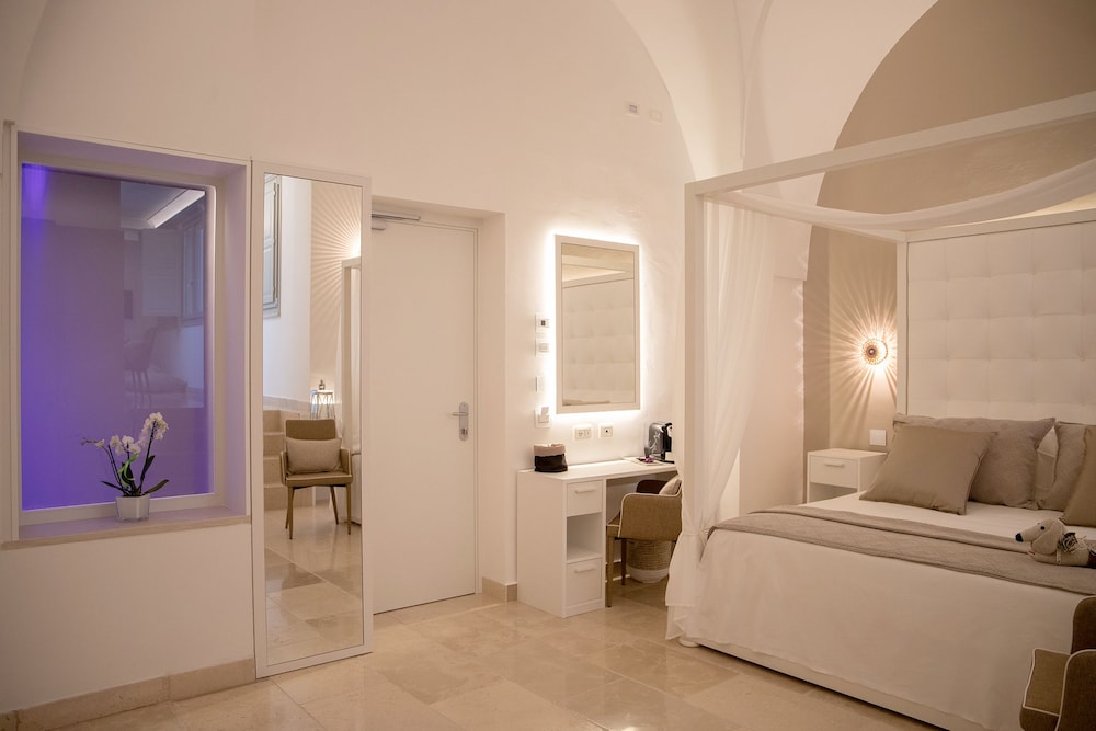 Comfort Suite, 1 Queen Bed with Sofa bed, Mezzanine