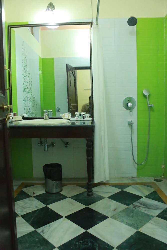 Deluxe Double Or Twin Room photo 3