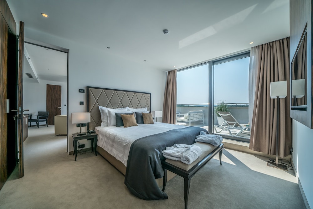 Executive Suite, 1 Bedroom, Sea View thumbnail 5