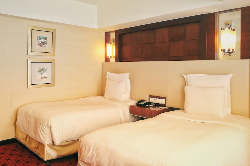 Superior King Room - Photo 3