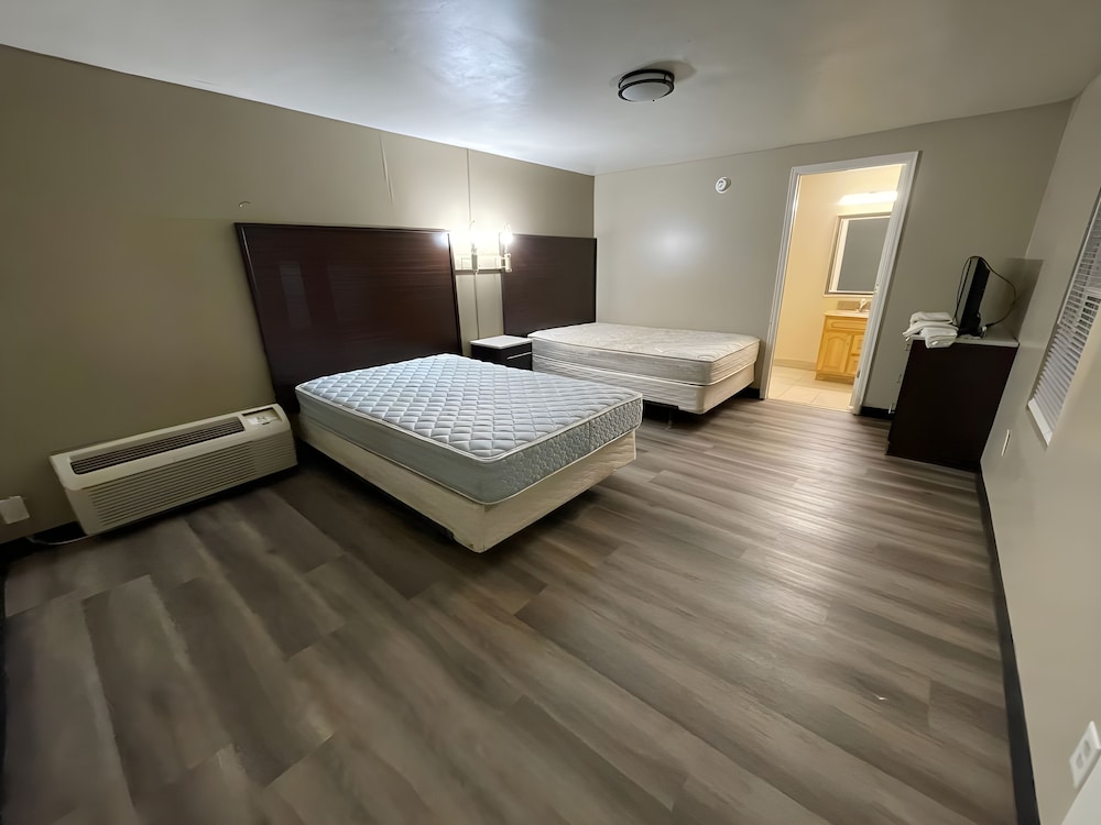 Room, 2 Double Beds, Accessible, Non Smoking photo 1