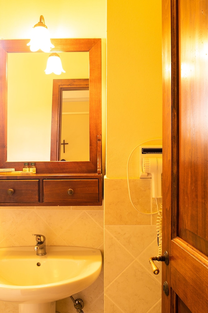 Comfort Room - Photo 10