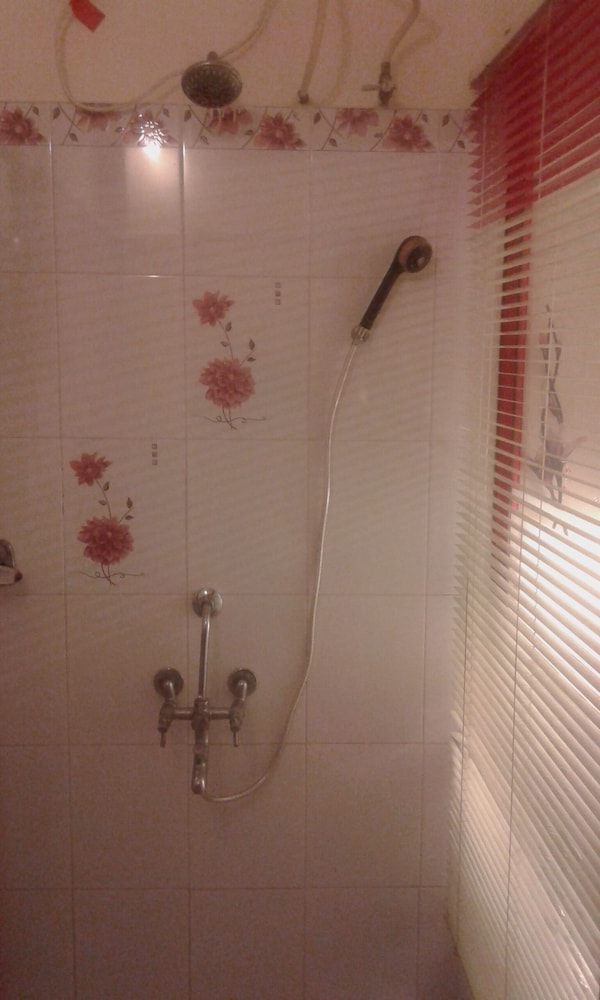 super deluxe double ac room with balcony(having twin beds) photo 3