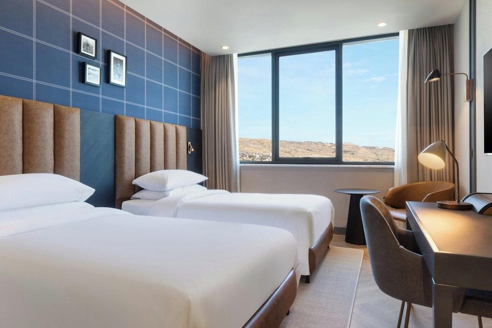 Traditional Room, 2 Twin Beds, City View