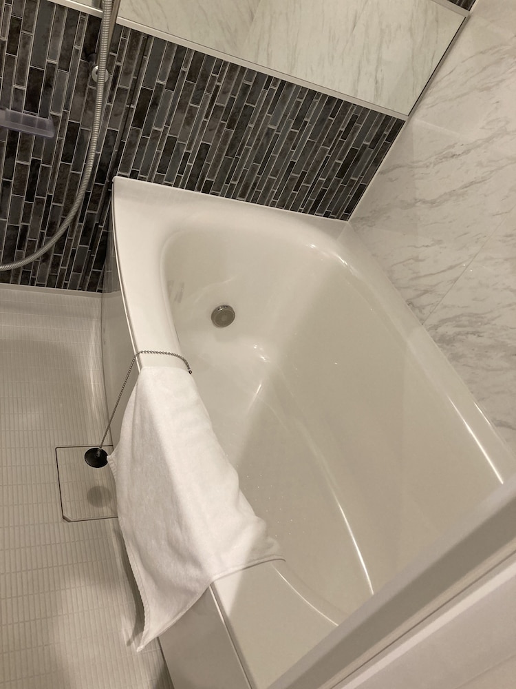 Standard Suite - Photo 32