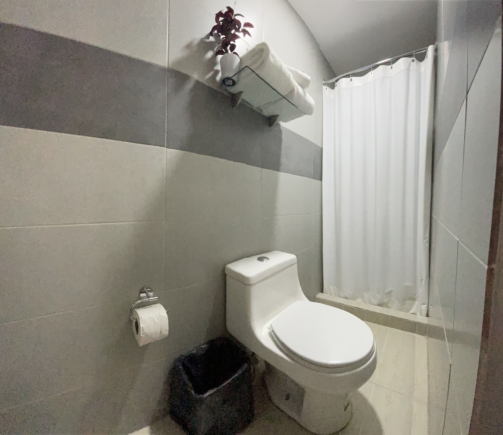 Standard Twin Room - Photo 5