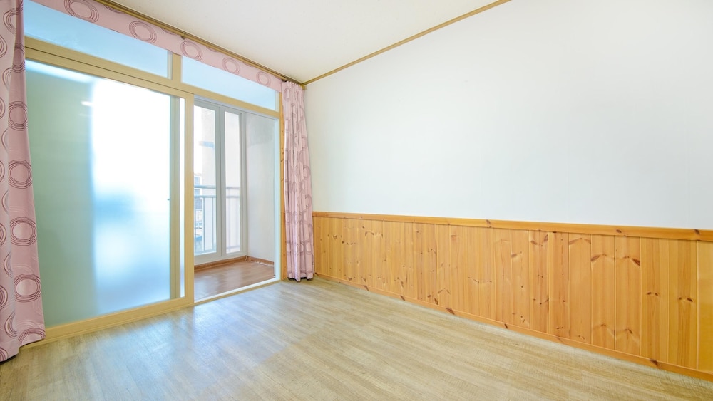 Basic Room, 1 Bedroom (B202) - Photo 6