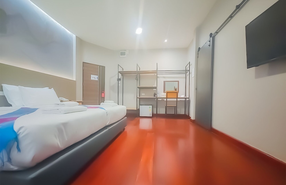 Standard Double or Twin Room - Photo 32