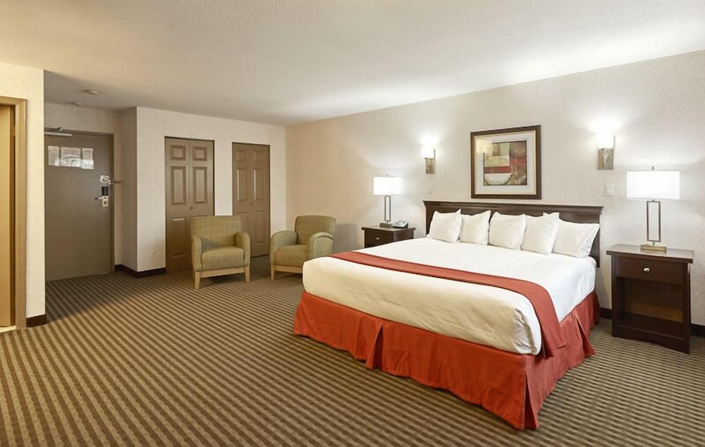 Studio Suite, 1 King Bed, Non Smoking - Photo 2