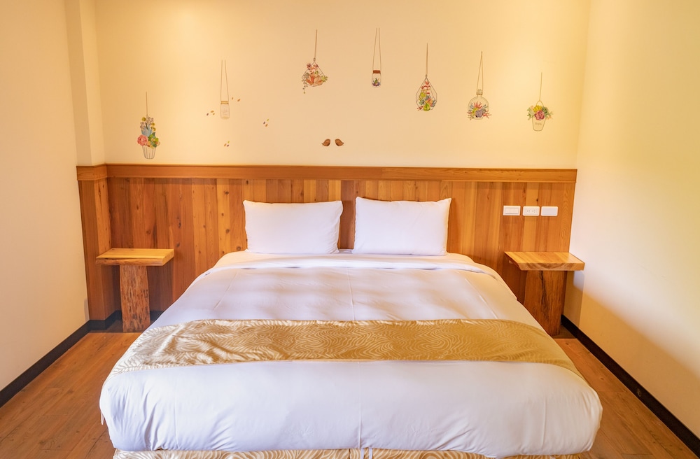 Deluxe Double Room, 1 Bedroom, Garden View photo 3