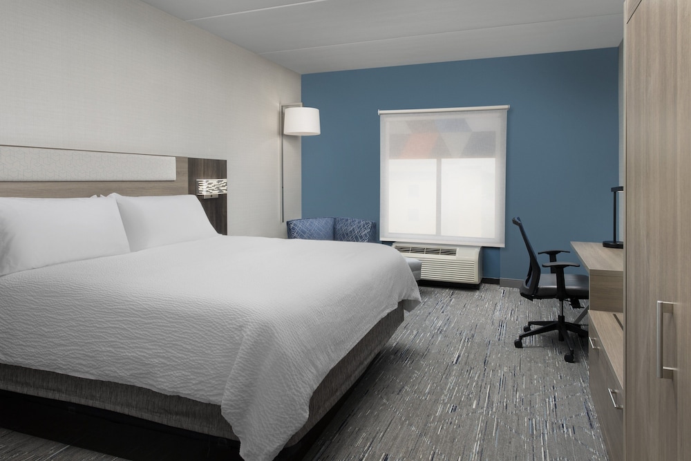 Standard Room, 1 King Bed, Microwave (Minifridge)